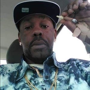 Meet your Posher, Akia